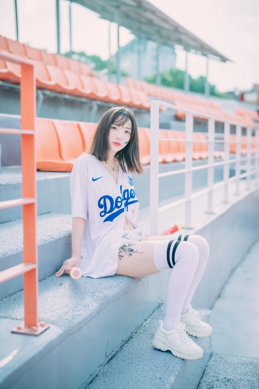 Son Ye-Eun Cheer Up in the Summer